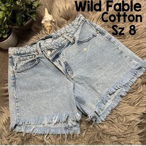 Wild Fable-8-Offset Button Closure-100% Cotton-Light Wash-Raw Hem-EUC